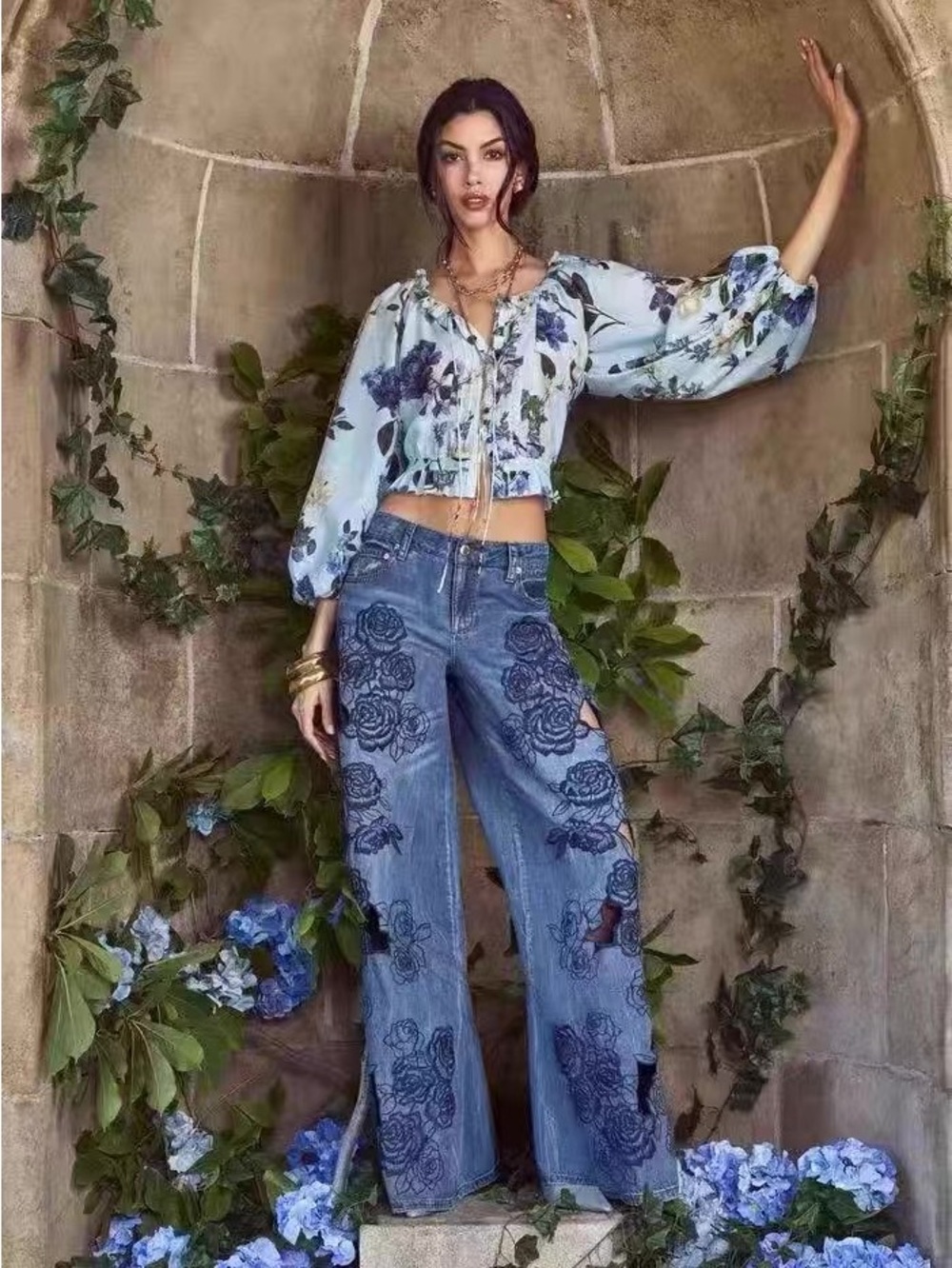 Alice + Olivia floral embroidered cutout wide leg jeans NWOT